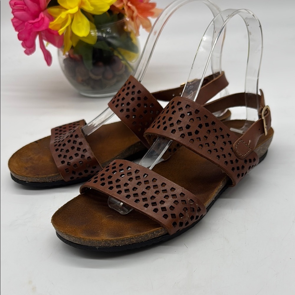 A. Giannetti Classic Brown Leather Sandals with Woven Design MCS7963E